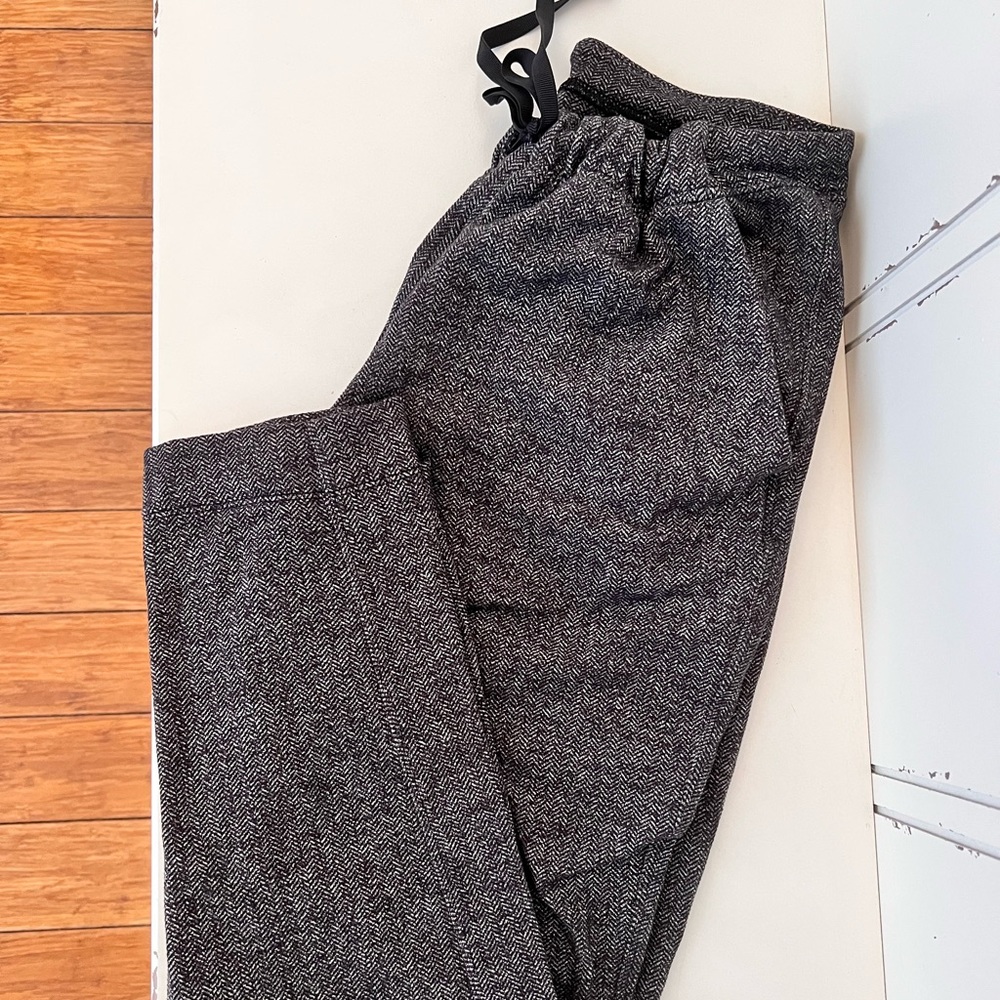 Lululemon knit pants
